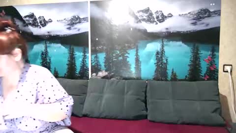 Kleosnow online show from December 2025 09:03:01 AM