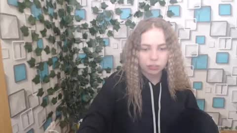 Snapshot of klerkarina chatting on March 2025 05:46:01 AM klerkarina online show from March 2025 05:46:01 AM