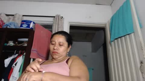 Kloe online show from December 2025 04:44:02 AM