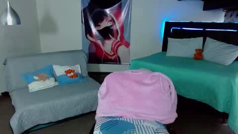 Snapshot of kloe_deker chatting on January 2025 02:12:02 PM Kloe deker online show from January 2025 02:12:02 PM