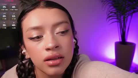 Snapshot of kloe_meow chatting on June 2026 03:29:02 AM Kloe online show from June 2026 03:29:02 AM