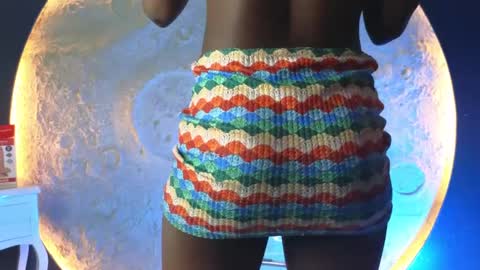 K L O E online show from September 2025 12:38:02 PM