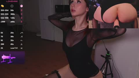 Snapshot of knock1knock chatting on February 2026 08:02:01 AM Lisa and Alex 557095200 to make me cum online show from February 2026 08:02:01 AM