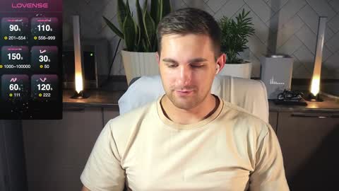 Snapshot of kochka25 chatting on January 2025 06:49:01 PM Sweet boy online show from January 2025 06:49:01 PM