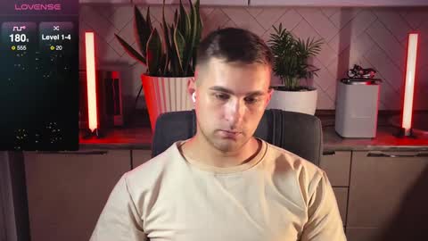 Snapshot of kochka25 chatting on January 2025 06:20:02 PM Sweet boy online show from January 2025 06:20:02 PM