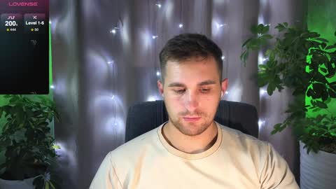 Snapshot of kochka25 chatting on February 2025 07:02:01 PM Sweet boy online show from February 2025 07:02:01 PM