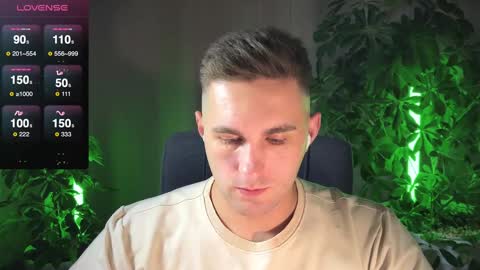 Snapshot of kochka25 chatting on February 2025 08:10:01 PM Sweet boy online show from February 2025 08:10:01 PM