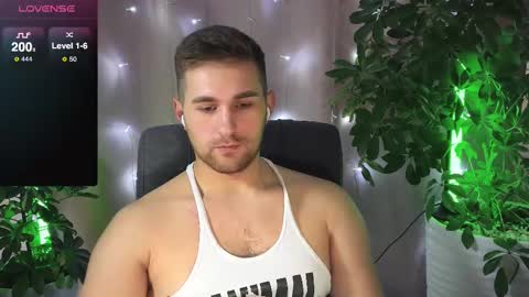 Snapshot of kochka25 chatting on February 2025 09:15:01 AM Sweet boy online show from February 2025 09:15:01 AM