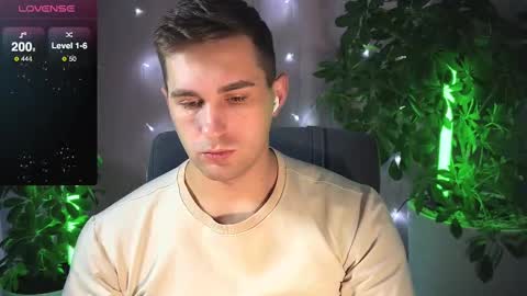 Snapshot of kochka25 chatting on February 2025 07:00:02 AM Sweet boy online show from February 2025 07:00:02 AM