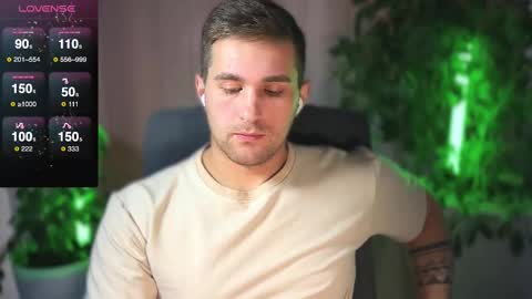 Snapshot of kochka25 chatting on February 2025 07:09:01 AM Sweet boy online show from February 2025 07:09:01 AM