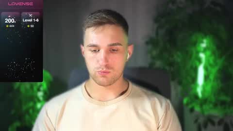 Snapshot of kochka25 chatting on February 2025 09:05:02 PM Sweet boy online show from February 2025 09:05:02 PM