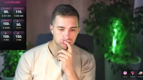 Snapshot of kochka25 chatting on March 2025 08:57:01 AM Sweet boy online show from March 2025 08:57:01 AM