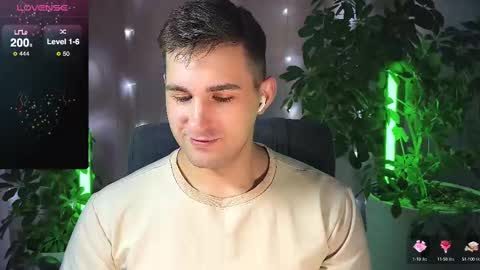 Snapshot of kochka25 chatting on March 2025 08:56:02 AM Sweet boy online show from March 2025 08:56:02 AM