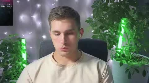 Snapshot of kochka25 chatting on March 2025 10:24:01 PM Sweet boy online show from March 2025 10:24:01 PM