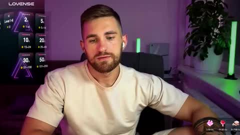 Snapshot of kochka25 chatting on September 2025 11:43:02 AM Sweet boy online show from September 2025 11:43:02 AM