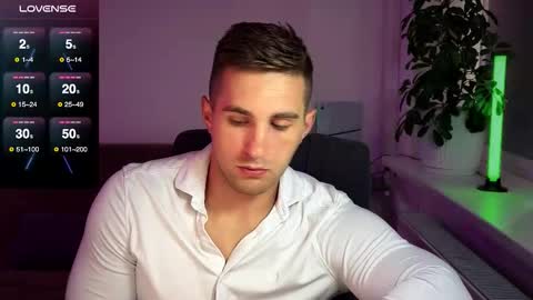 Snapshot of kochka25 chatting on September 2025 08:58:01 AM Sweet boy online show from September 2025 08:58:01 AM