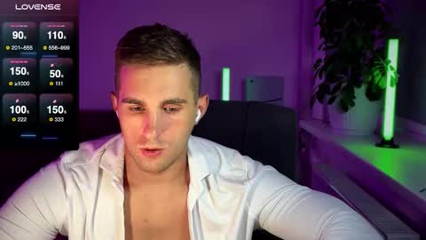 Snapshot of kochka25 chatting on September 2025 09:03:02 PM Sweet boy online show from September 2025 09:03:02 PM