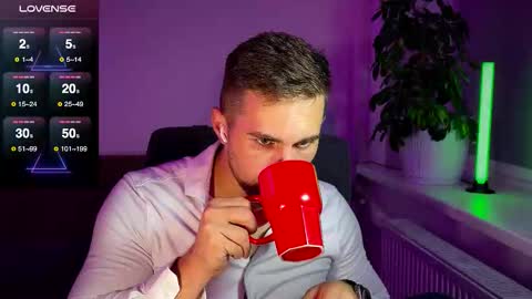 Snapshot of kochka25 chatting on October 2025 09:56:01 PM Sweet boy online show from October 2025 09:56:01 PM