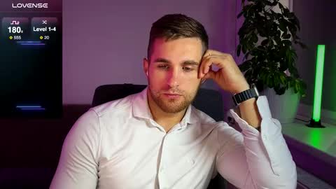 Snapshot of kochka25 chatting on October 2025 11:31:02 AM Sweet boy online show from October 2025 11:31:02 AM