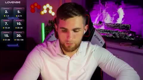 Snapshot of kochka25 chatting on October 2025 10:11:02 PM Sweet boy online show from October 2025 10:11:02 PM