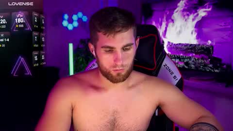 Snapshot of kochka25 chatting on November 2025 10:32:01 PM Sweet boy online show from November 2025 10:32:01 PM