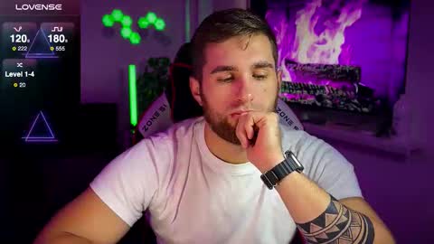 Snapshot of kochka25 chatting on November 2025 10:47:01 AM Sweet boy online show from November 2025 10:47:01 AM