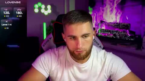 Snapshot of kochka25 chatting on November 2025 10:51:01 PM Sweet boy online show from November 2025 10:51:01 PM