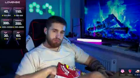 Snapshot of kochka25 chatting on December 2025 06:03:02 PM Sweet boy online show from December 2025 06:03:02 PM