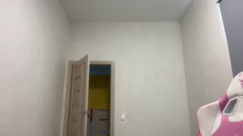Snapshot of kolyakayne chatting on July 2026 05:04:02 AM Kolya Kayne online show from July 2026 05:04:02 AM