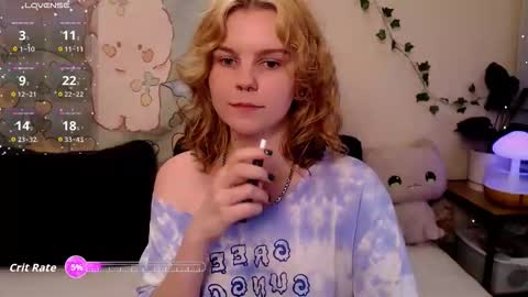 Snapshot of komorebbi chatting on May 2026 10:48:01 PM Marta online show from May 2026 10:48:01 PM