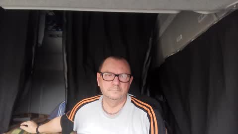 Snapshot of komputer123456789 chatting on December 2024 11:07:01 AM Bogdan online show from December 2024 11:07:01 AM