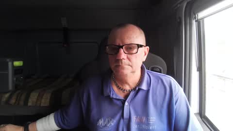 Snapshot of komputer123456789 chatting on February 2025 02:35:02 PM Bogdan online show from February 2025 02:35:02 PM