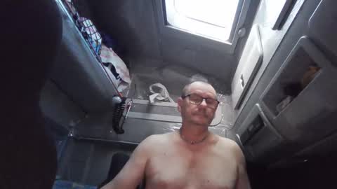 Snapshot of komputer123456789 chatting on February 2025 08:39:01 AM Bogdan online show from February 2025 08:39:01 AM