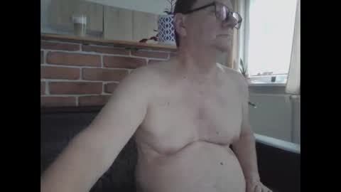 Snapshot of komputer123456789 chatting on March 2026 06:08:01 AM Bogdan online show from March 2026 06:08:01 AM