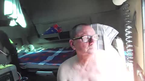 Snapshot of komputer123456789 chatting on April 2026 01:41:02 PM Bogdan online show from April 2026 01:41:02 PM