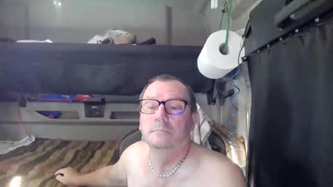 Snapshot of komputer123456789 chatting on May 2026 06:29:02 AM Bogdan online show from May 2026 06:29:02 AM