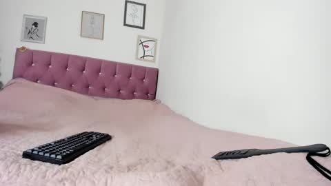 konie Diaz online show from December 2024 04:36:01 PM