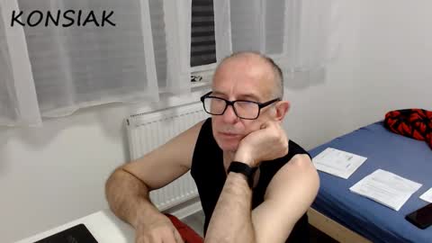 Komsiak online show from October 2025 06:52:02 PM