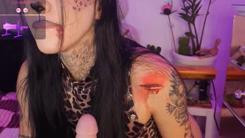 Snapshot of korolovaa chatting on October 2025 01:47:01 AM korolova online show from October 2025 01:47:01 AM