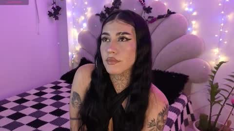 Snapshot of korolovaa chatting on December 2025 11:55:02 PM korolova online show from December 2025 11:55:02 PM