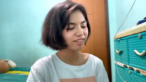 Snapshot of kortneymumby chatting on June 2026 03:07:01 AM Mila online show from June 2026 03:07:01 AM