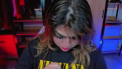 Snapshot of kpayton99 chatting on December 2025 01:22:02 AM Khloe online show from December 2025 01:22:02 AM