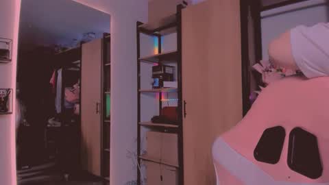 Snapshot of kpayton99 chatting on January 2026 03:22:02 AM Khloe online show from January 2026 03:22:02 AM