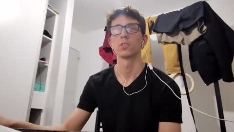 Snapshot of kpo10 chatting on October 2025 12:22:02 AM Facu online show from October 2025 12:22:02 AM