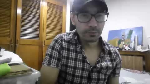 Snapshot of kratosmorgen chatting on April 2026 04:33:02 AM KratosMorgen online show from April 2026 04:33:02 AM