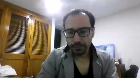 Snapshot of kratosmorgen chatting on April 2026 01:52:02 AM KratosMorgen online show from April 2026 01:52:02 AM