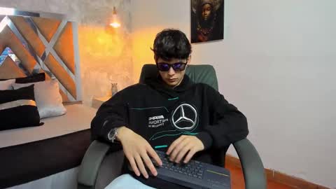 Snapshot of kraven_lust chatting on February 2026 03:10:01 AM Kraven online show from February 2026 03:10:01 AM