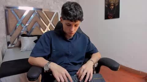 Snapshot of kraven_lust chatting on February 2026 03:13:01 AM Kraven online show from February 2026 03:13:01 AM