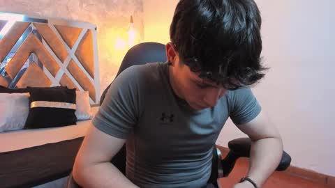 Snapshot of kraven_lust chatting on February 2026 03:07:02 AM Kraven online show from February 2026 03:07:02 AM