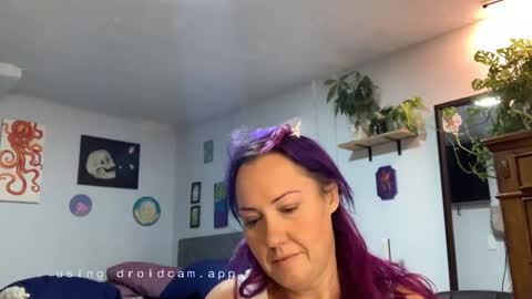 kreamyk420 online show from December 2025 04:58:02 PM